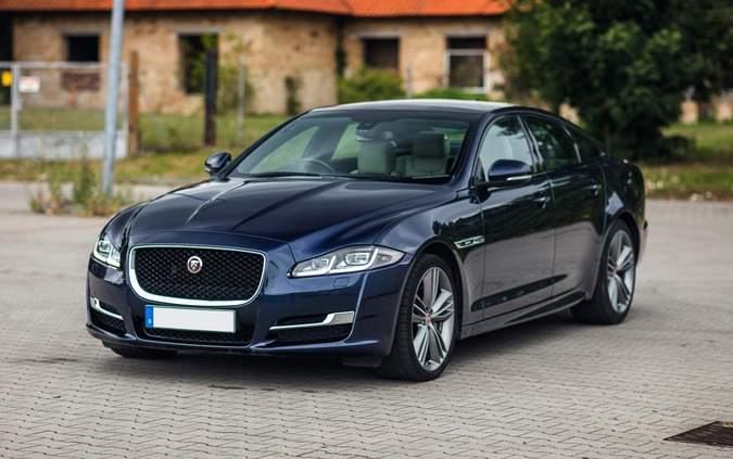 Jaguar XJ cena 116900 przebieg: 34000, rok produkcji 2017 z Wysoka małe 781